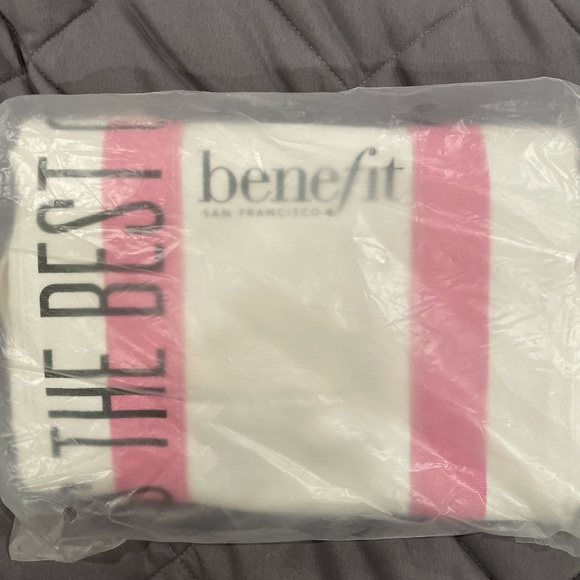 Benefit Laughter tote - Picture 2 of 4